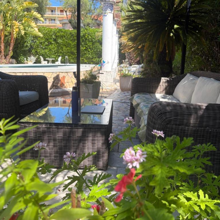 Grand Appt 6P climatisé dans villa avec piscine - 8 kms de Cannes - Appartement 2 Chambres - 58