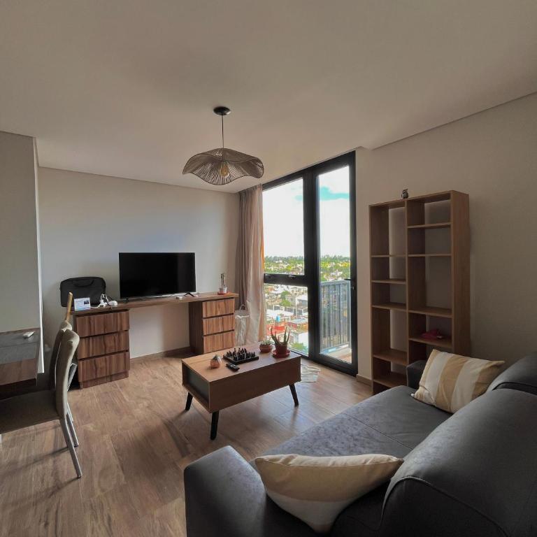 Hermoso Departamento en Opera Plaza al lado de Quality Espacios - One-Bedroom Apartment - 2