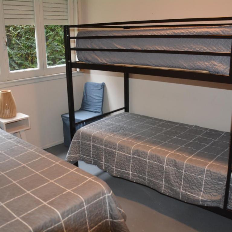 Black - Twin Room - 3