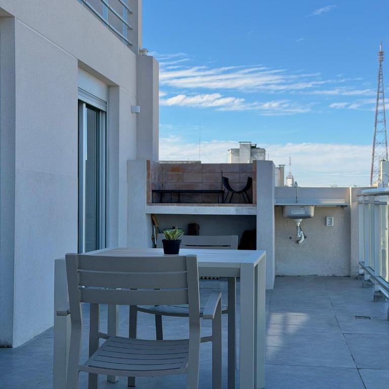 Penthouse a estrenar con amplia terraza - Apartamento de 1 dormitorio - 2