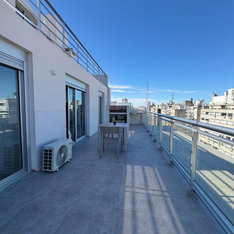 Penthouse a estrenar con amplia terraza - Apartamento de 1 dormitorio - 10
