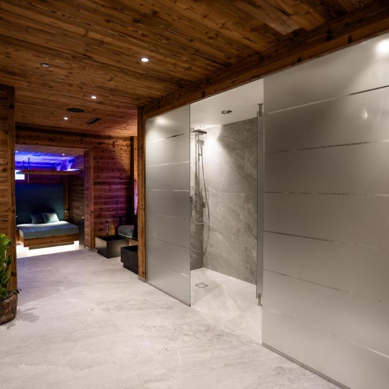 SLOW Fine Chalets, Private Dine & Spa - Superior Chalet - 13