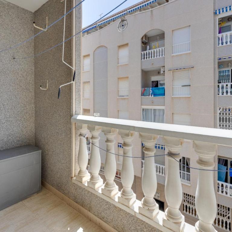 Spacious studio, terrace, pool, elevator, beaches - Apartamento de 1 dormitorio - 13