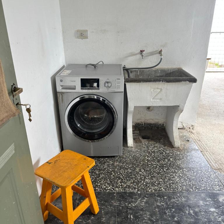 La casa, alquiler temporario - casa completa con cochera y patio- parrilla - Casa de 3 dormitorios - 50