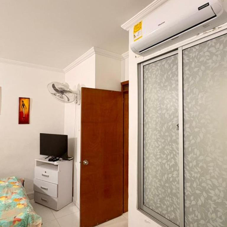 Ed CRISTAL CARIBBEAN FRENTE A PLAYA RODADERO - Apartamento de 1 dormitorio - 7