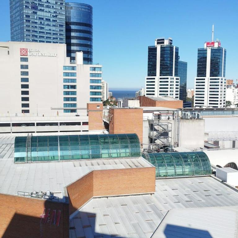 Apart de 2 dormitorios frente al Montevideo shopping zona WTC - Apartamento de 2 dormitorios con vistas a la ciudad - 15