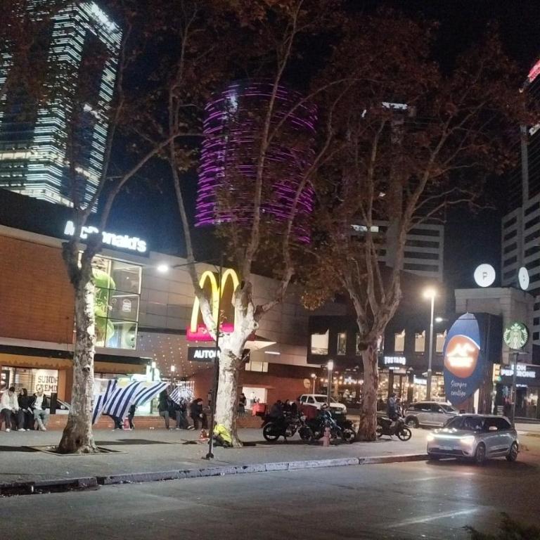 Apart de 2 dormitorios frente al Montevideo shopping zona WTC - Apartamento de 2 dormitorios con vistas a la ciudad - 17