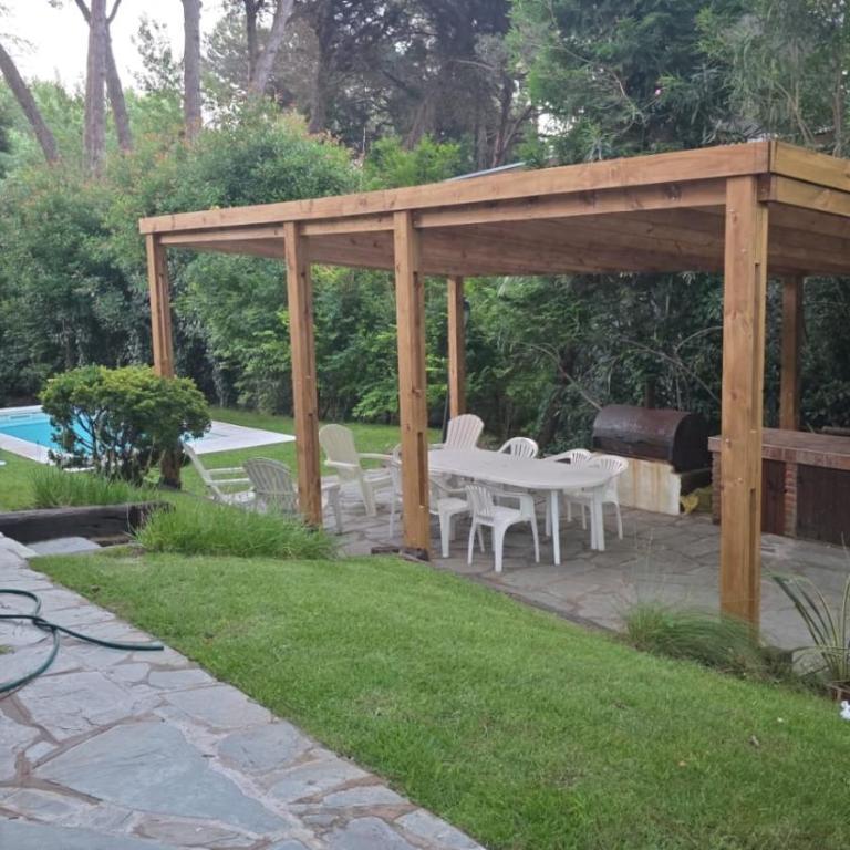 Casa Alta Con Piscina en el Bosque de Carilo - Casa de 3 dormitorios - 19