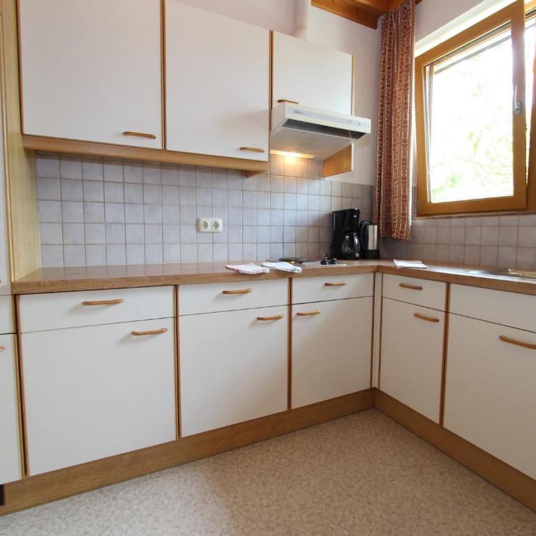 Cozy holiday apartment near the ski slope - Apartment mit 1 Schlafzimmer - 5