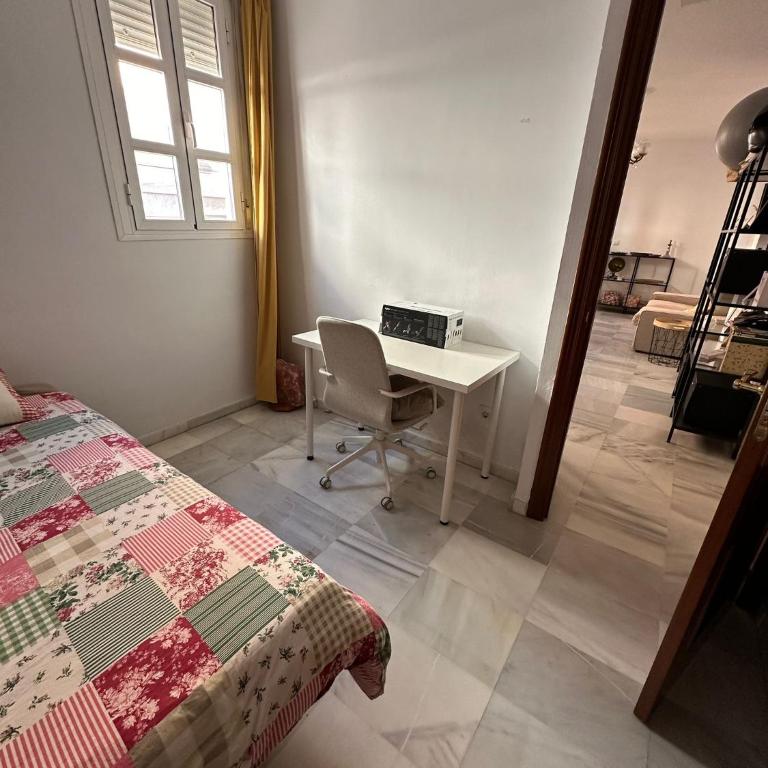 minimum 2 months stay required - remote work friendly centrally located riverside retreat - Apartamento de 2 dormitorios con terraza - 13