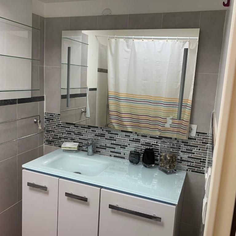 Cocon marseillais Silo balcon, clim & parking - Appartement 3 Chambres - 17