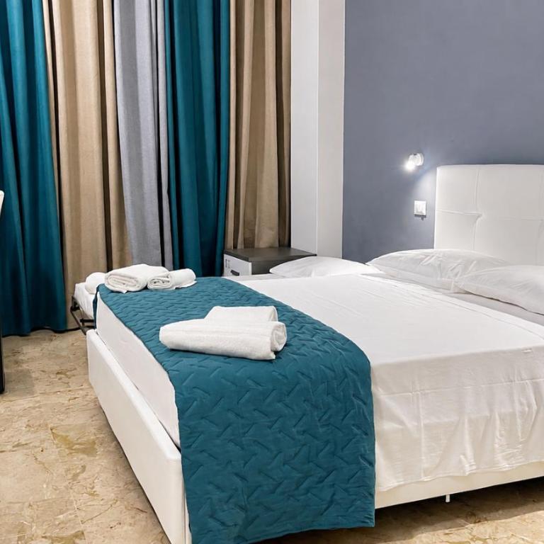 M9 Rest House Venice 2 - Camera Matrimoniale Deluxe con 1 Letto Supplementare - 4