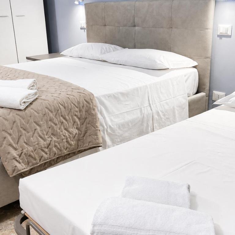 M9 Rest House Venice 2 - Camera Matrimoniale Deluxe con 1 Letto Supplementare - 7