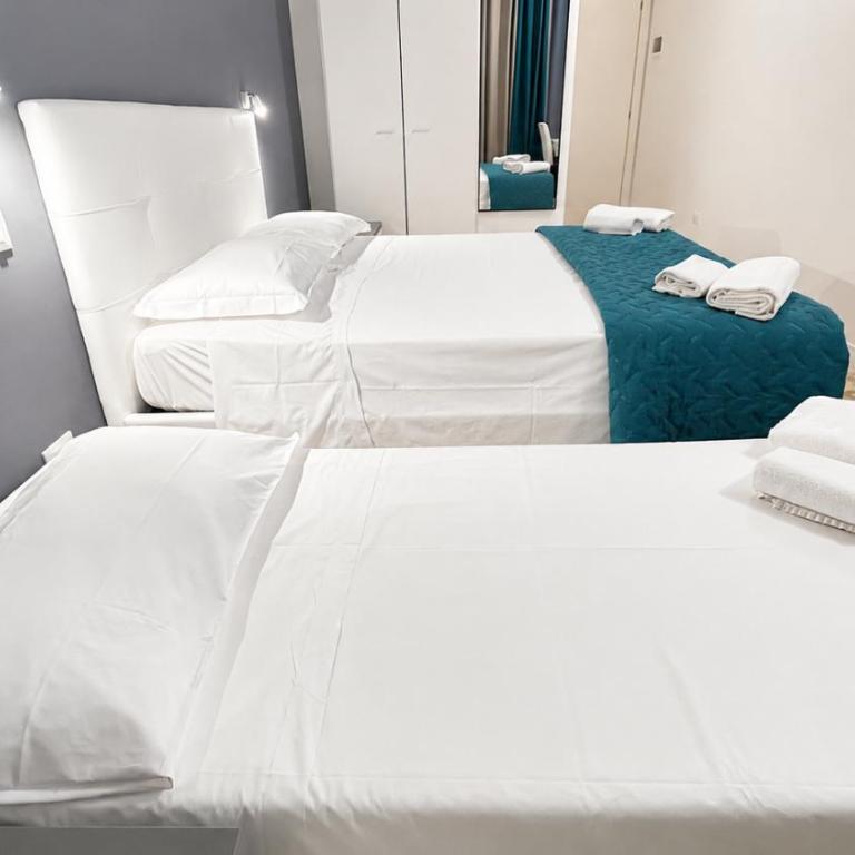 M9 Rest House Venice 2 - Camera Matrimoniale Deluxe con 1 Letto Supplementare - 2
