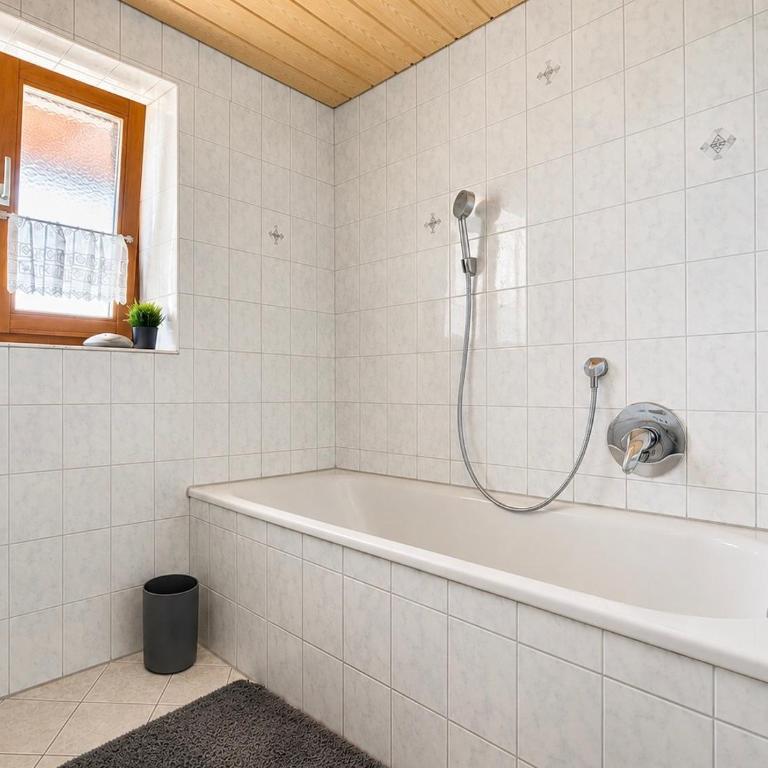 Ferienwohnung Enzian mit Bergblick - Apartment mit 1 Schlafzimmer, Balkon und Bergblick - 12