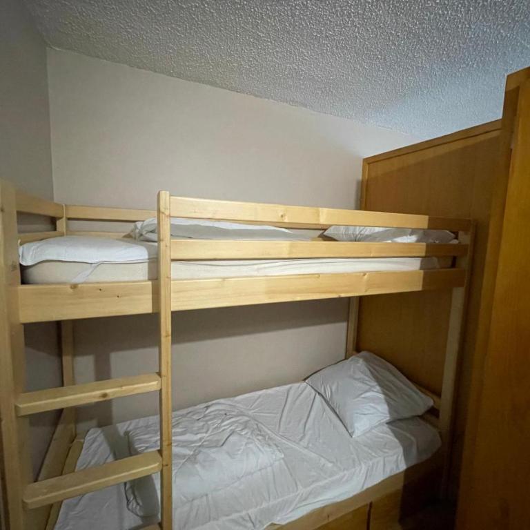 Le Relai S34 - Grand et lumineux studio avec coin montagne 4-6 pers avec WIFI, 50m des pistes, grand balcon exposé SUD, DRAPS NON COMPRIS - Studio - Vue sur Montagne - 6