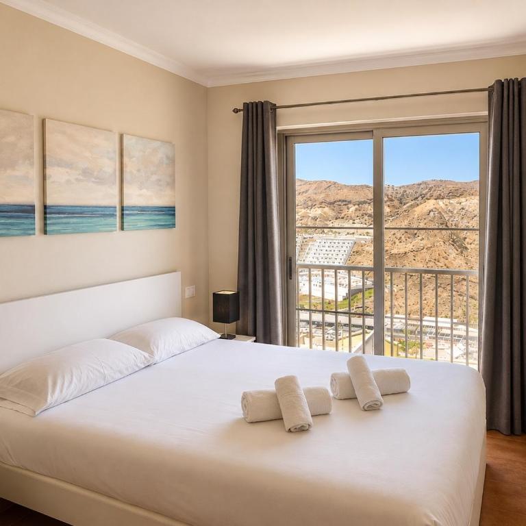 Las Brisas Duplex - 3-Bedroom House, AC, Pool & BBQ - Casa de 3 dormitorios - 17