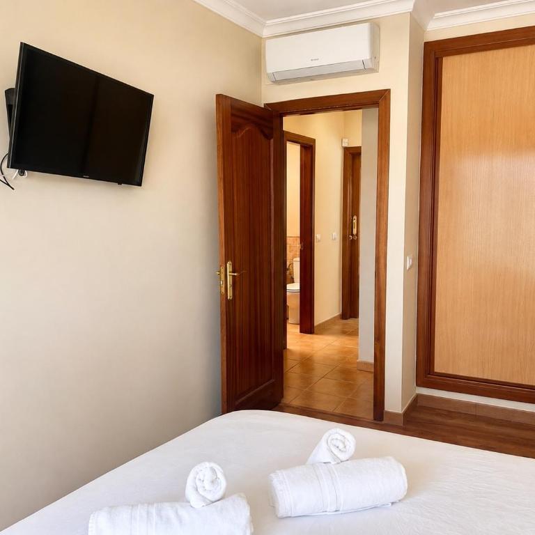 Las Brisas Duplex - 3-Bedroom House, AC, Pool & BBQ - Casa de 3 dormitorios - 18