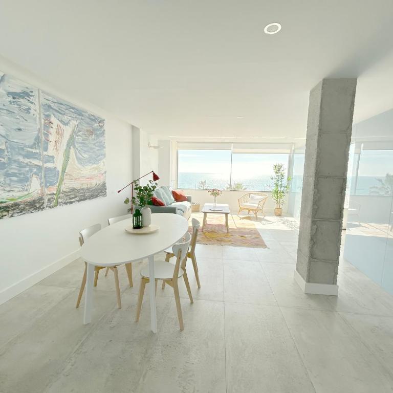 Moderno y completo apartamento frente al mar - Two-Bedroom Apartment - 7