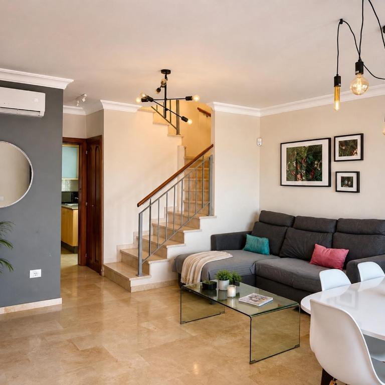 Las Brisas Duplex - 3-Bedroom House, AC, Pool & BBQ - Casa de 3 dormitorios - 5