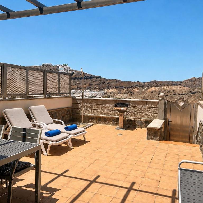 Las Brisas Duplex - 3-Bedroom House, AC, Pool & BBQ - Casa de 3 dormitorios - 10