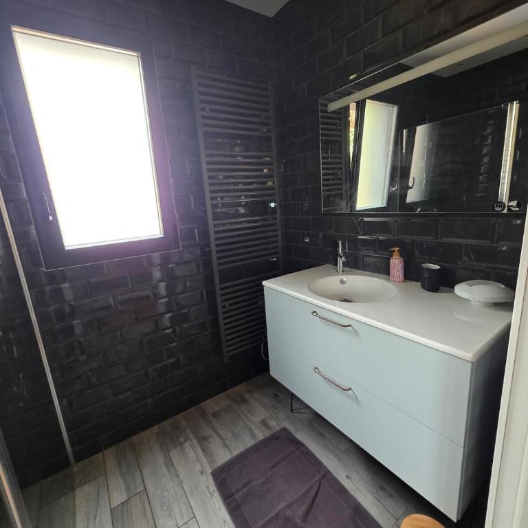 maison indépendante, 30m carré, entrée privée parking sécurisé - Appartement 1 Chambre - 6