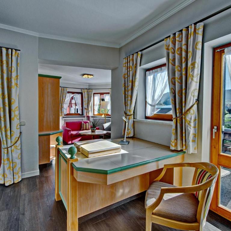 DIANA Naturpark Hotel - Partnerbetrieb von "Oberstaufen PLUS GOLF" - Junior Suite mit Balkon - 5