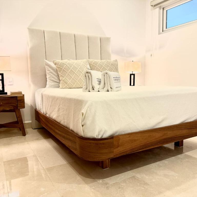 Moikkarentals Beachfront 1BR Harbor171-N1702 PV - Apartment - 2