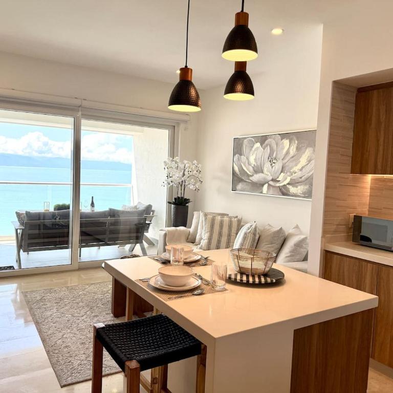 Moikkarentals Beachfront 1BR Harbor171-N1702 PV - Apartment - 5