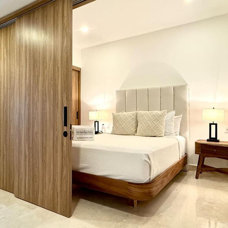 Moikkarentals Beachfront 1BR Harbor171-N1702 PV - Apartment - 9