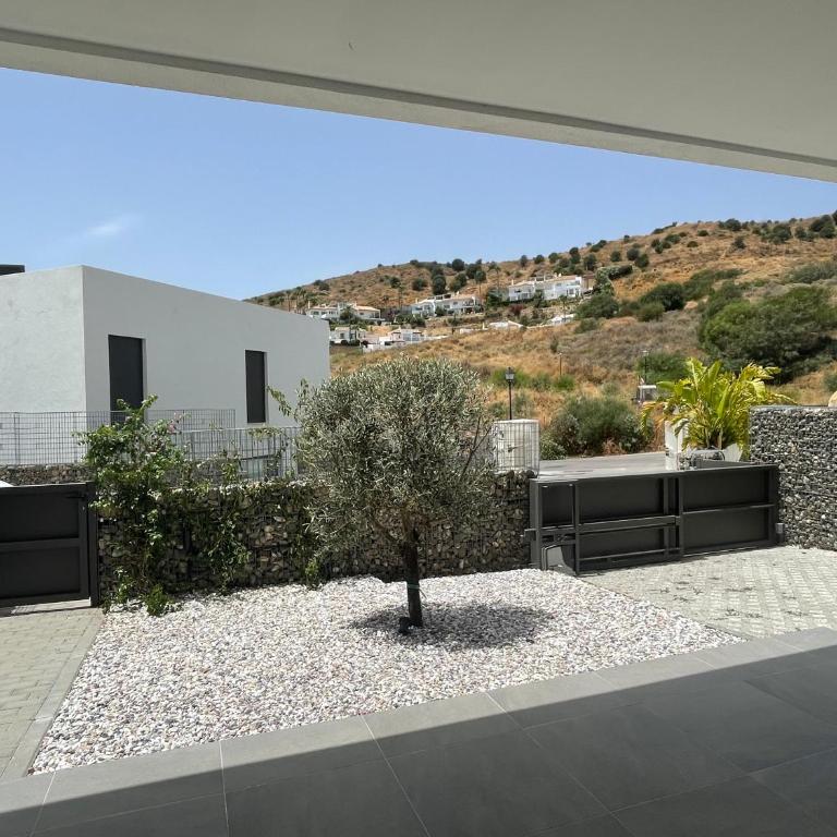Elegant Holiday Home with Private Garden & Shared Pool - Casa de 3 dormitorios - 3