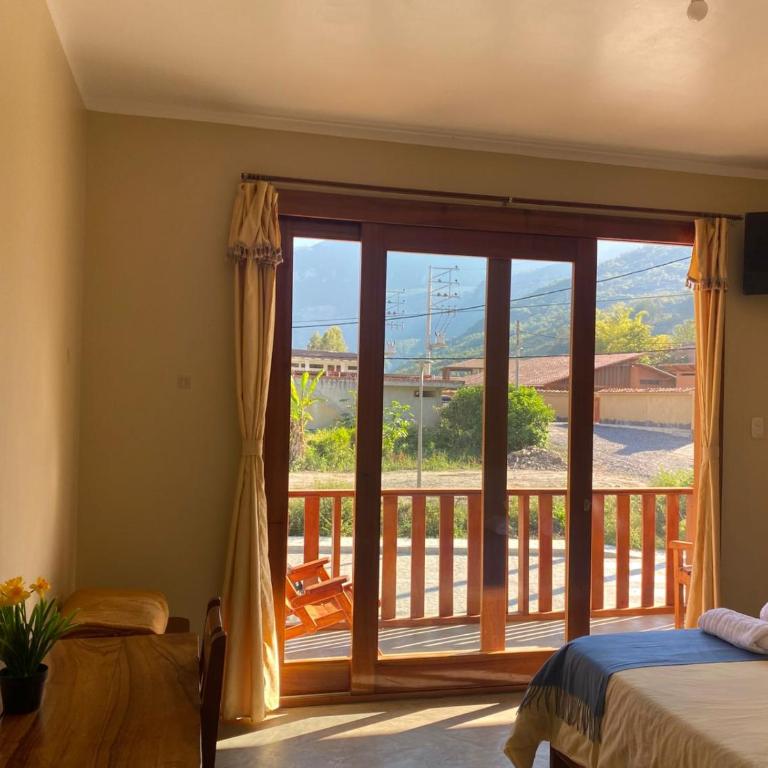 Hospedaje Killary - Family Room with Balcony - 1
