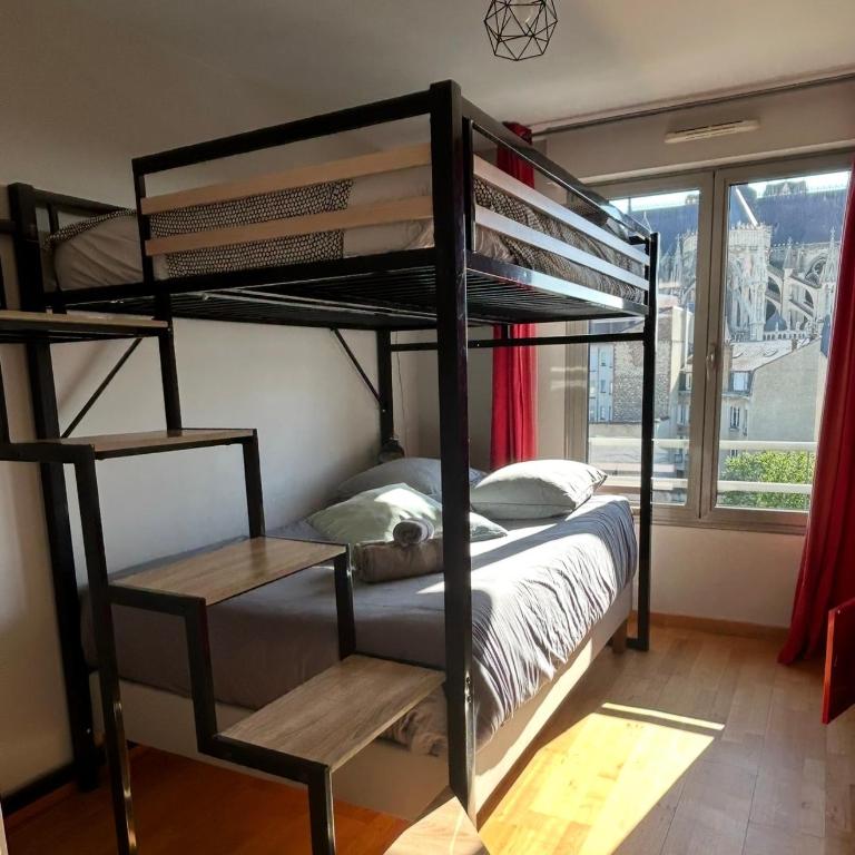 Au cœur de Reims - vue cathédrale ! - Deluxe Two-Bedroom Apartment - 18
