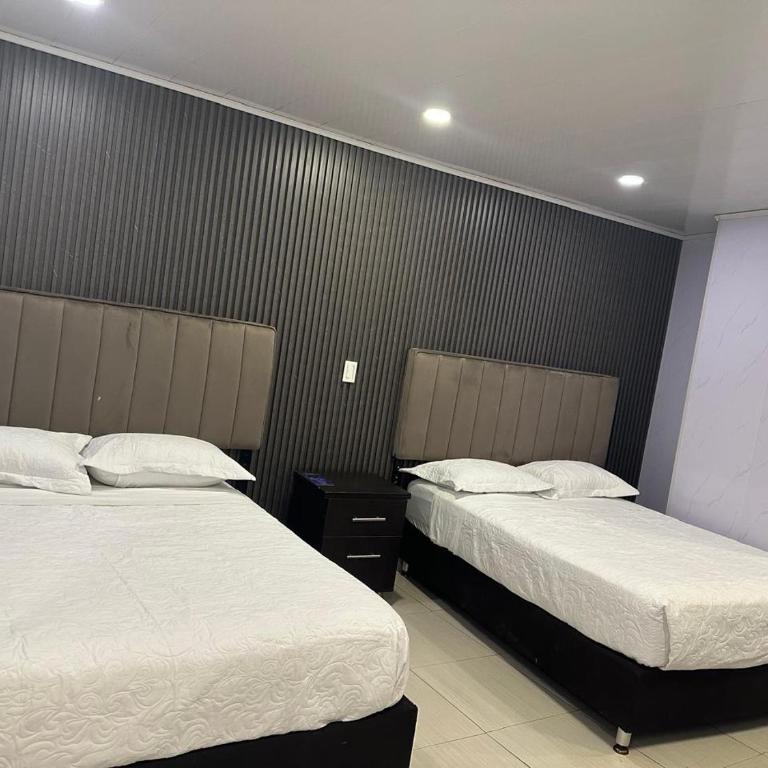Borabora Hotel - Habitación Doble Estándar con 2 camas dobles - 11