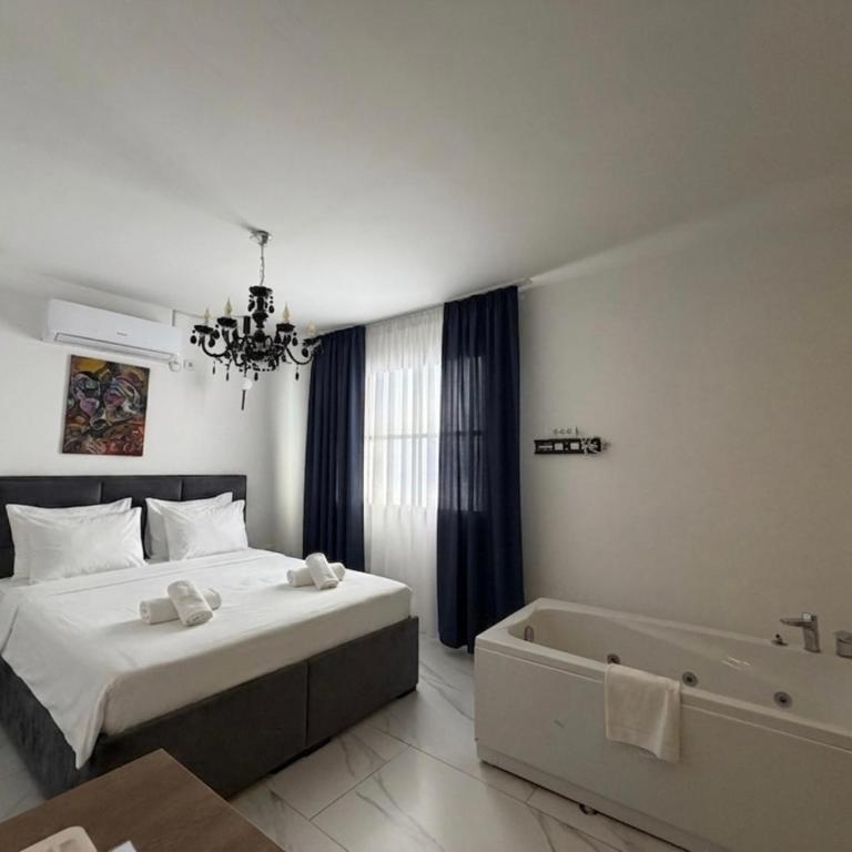Maison Mark Luxury Suites & Spa - Zimmer mit Kingsize-Bett und Whirlpool - 7