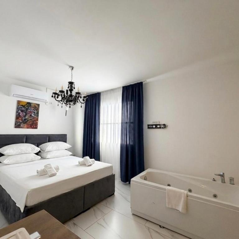 Maison Mark Luxury Suites & Spa - Zimmer mit Kingsize-Bett und Whirlpool - 10