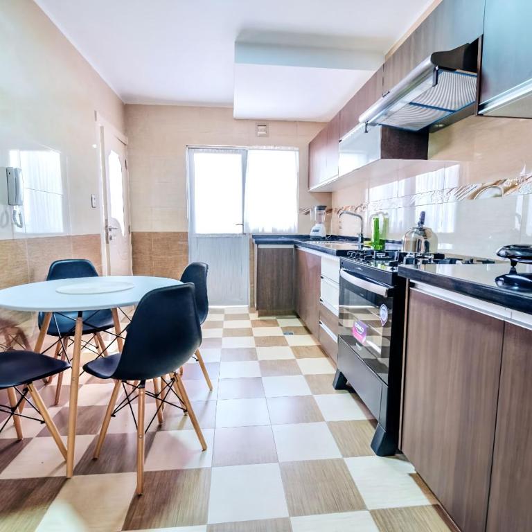 Departamento Lincoln Park con Garage Zona Norte Cala Cala - Three-Bedroom Apartment - 17