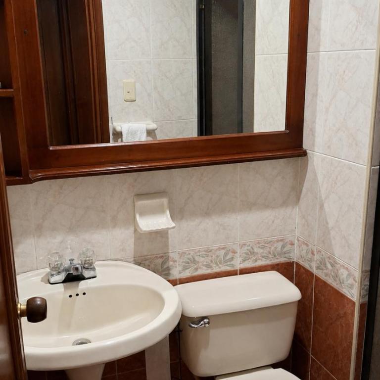 Edificio Atlantis - Double Room with Shared Bathroom - 8