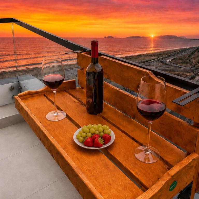Oceanfront 3BR Apartment 15 Minutes to the Airport, Fast WiFi, Pool, Gym, Sauna and Free Parking - Three-Bedroom Apartment - 8