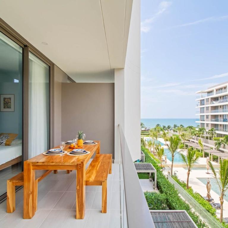 Premium Apartment - Sea View - Private Beach - Two-Bedroom Apartment - 24
