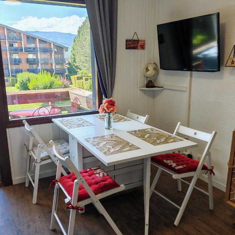 Studio au calme en plein coeur de Samoens - Appartamento con 1 Camera da Letto - 2