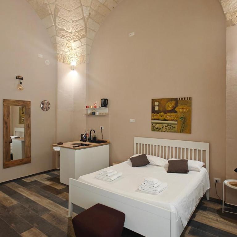 Elysia Apartment con Jacuzzi - Centro Brindisi - Casa con 1 Camera da Letto - 5