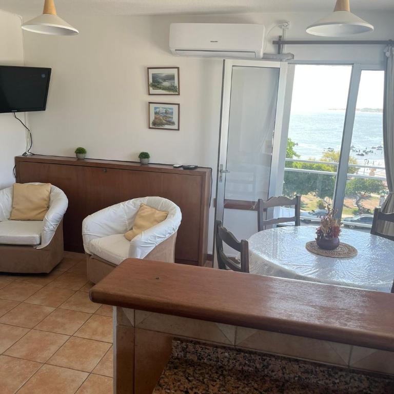 Apto En Piriápolis Frente Al Mar - Apartamento de 1 dormitorio - 3