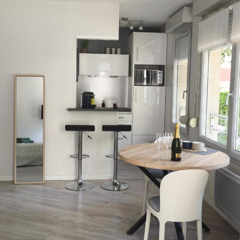 Élégance&Cosy Studio et parking Proximité Gare Part Dieu - Appartement 1 Chambre - 2