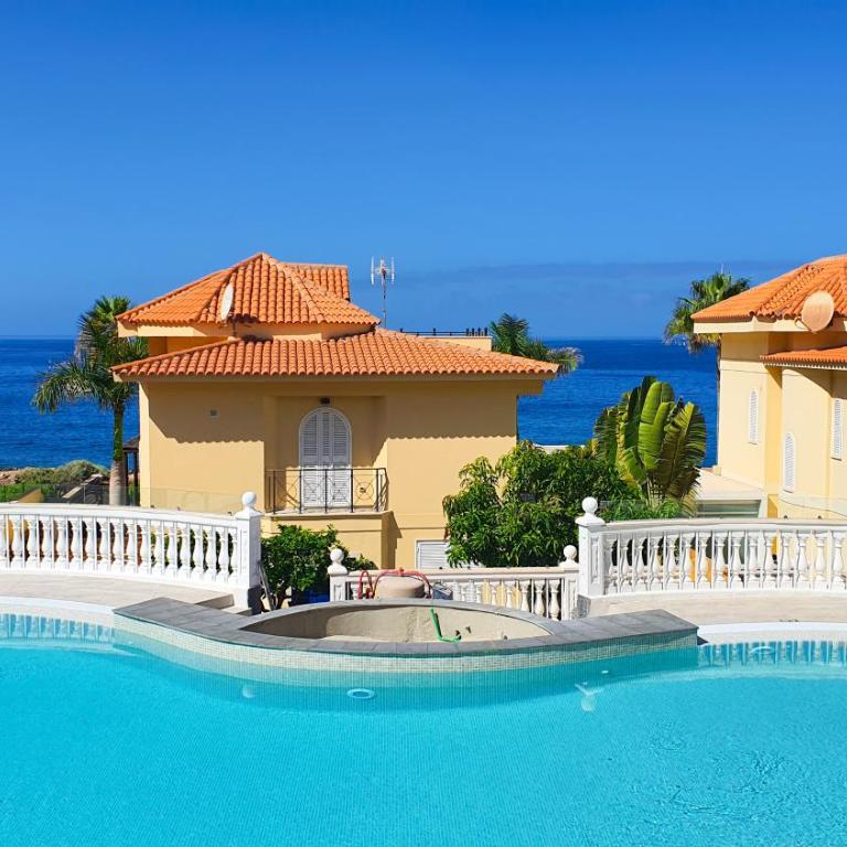 Grand Villa Blue Horizon in Los Cristianos, Ocean-Facing, Private Garden and Parking, 5 BR - Villa con Vista Mare - 15