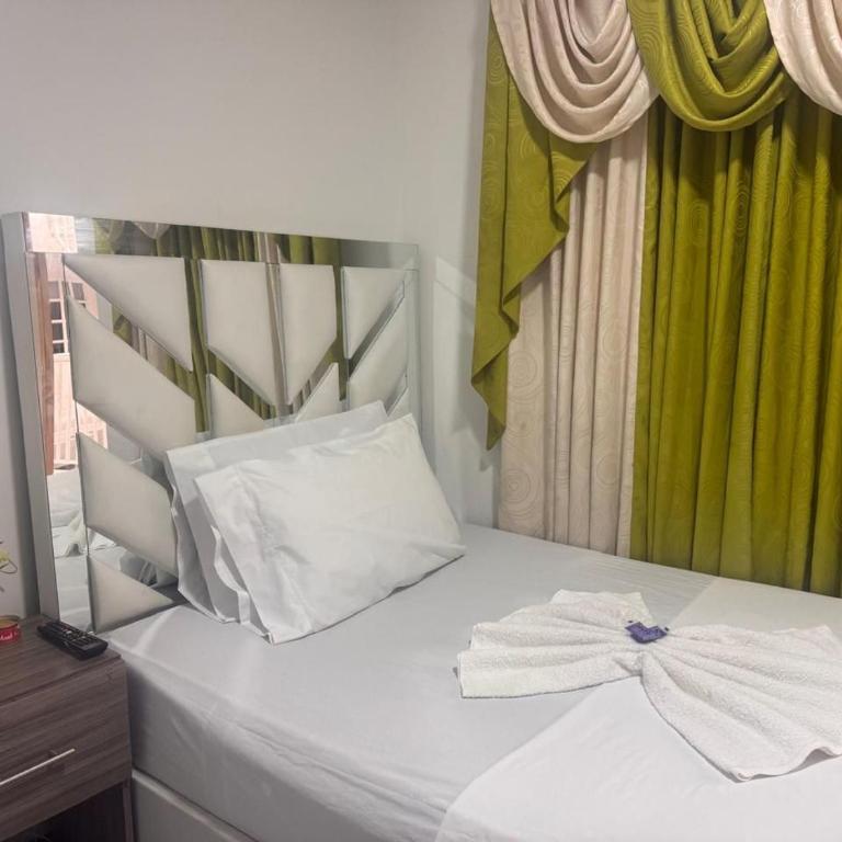 Habitación para PAREJAS EL TREBOL baño privado - Double Room - 3