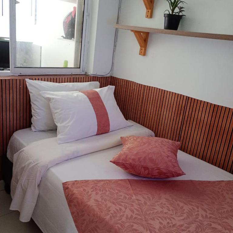 Habitación para PAREJAS EL TREBOL baño privado - Single Room - 5