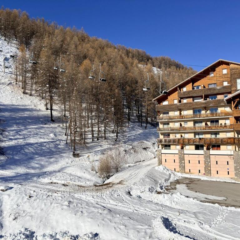 Charmant studio avec coin nuit en mezzanine La Foux d'Allos - Appartement - 24