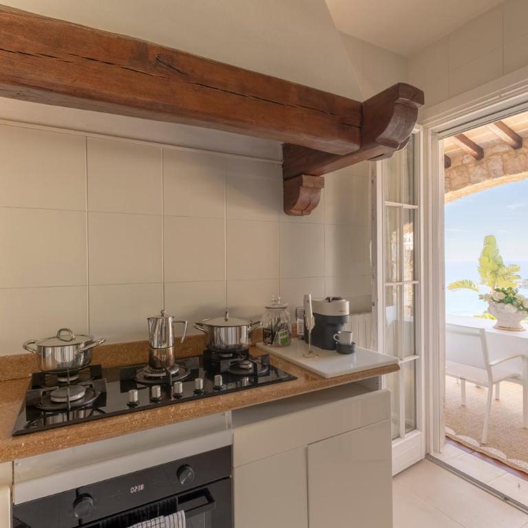 Villa Maria Pia - Mediterranean Luxury, Sea Views, Private Beachfront Parking, Near Monaco & France - Villa - 11