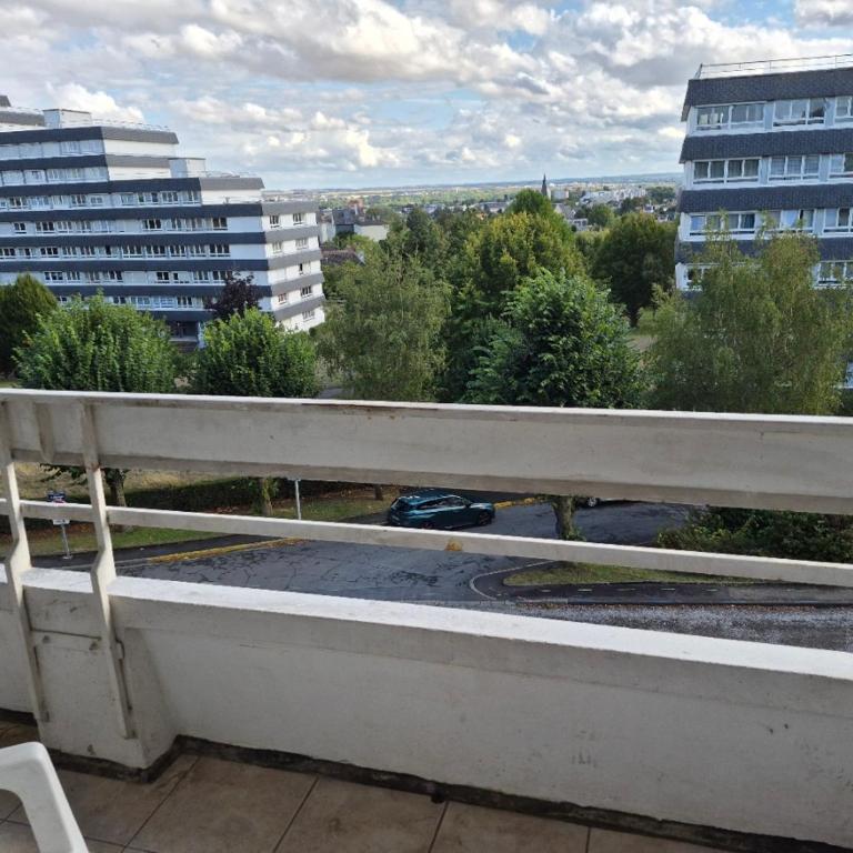 Coquet Appartement avec balcon Caen Nord, proche Mémorial - Appartement 2 Chambres - 17